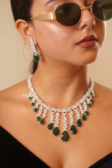 Royal Emerald Drop Necklace Set