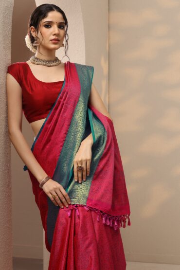 Red Woven Design Silk Blend Kanjeevaram Saree With Unstitched Blouse Piece