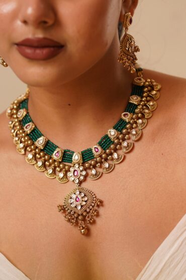 Meher Antique Empress Set ? Regal Grandeur in Emerald and Ruby Hues