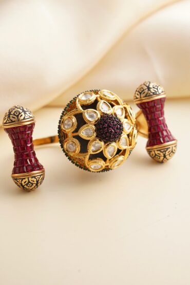 Statement Glamour: Dual Finger Ruby Ring