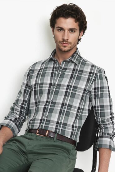 Aentic Men's Dae Green Cotton Checked Print Regular Fit Full Sleeve Collared Shirt