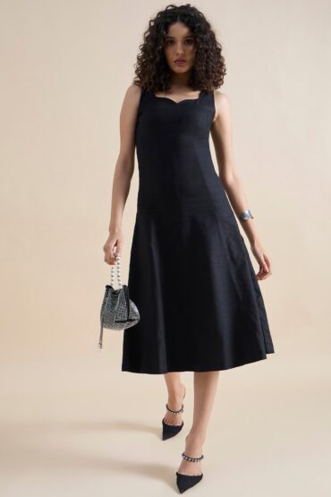 Women Black Sweetheart-Neck Stretch Midi Dress