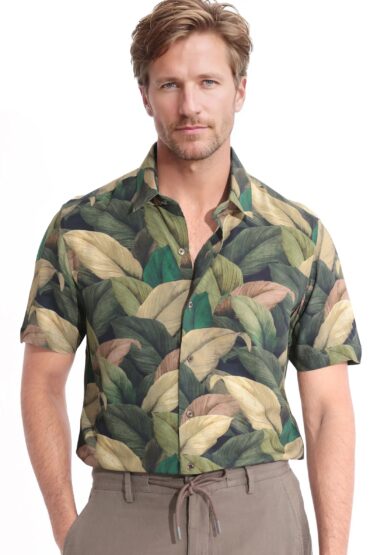 Aentic Men's Growr Green Viscose Tropical Print Regular Fit Half Sleeve Collared Shirt
