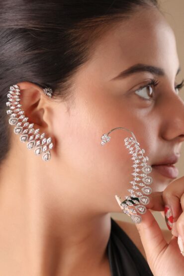 ?clat Diamond Ear Cuff