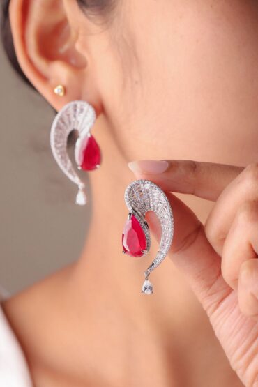 Zyra Curve Drop Earrings