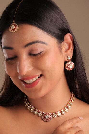 Aaranya Classic Kundan Choker Set