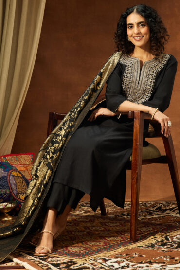 Aentic Women's Black Silk Blend Yoke Embroidered Straight Kurta Set