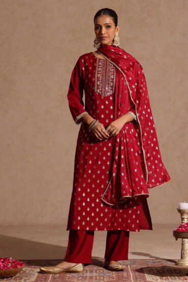 Aentic Women's Maroon Chanderi Silk Zari Yoke Embroiderde Gold Printed Kurta Set