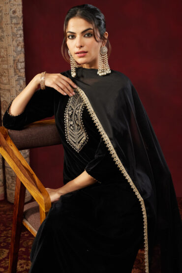 Aentic Women's Black Velvet Zari Yoke Embroidered Straight Kurta Set