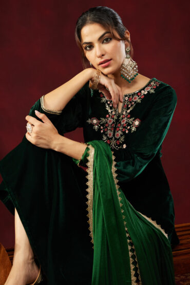 Aentic Women's Bottle Green Velvet Yoke Embroidered Straight Kurta Set