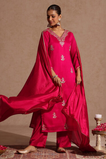 Aentic Women's Pink Silk Blend Zari Embroidered Straight Kurta Set