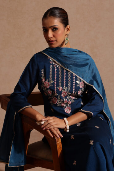 Aentic Women's Teal Blue Silk Blend Embroidered Straight Kurta Set