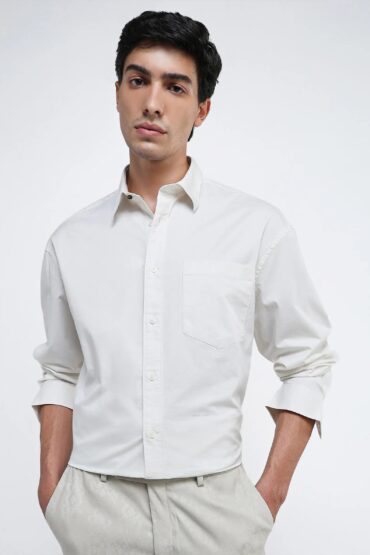 Aentic Men's Lewi Off White Cotton Plain Boxy Fit Full Sleeve Collared Shirt