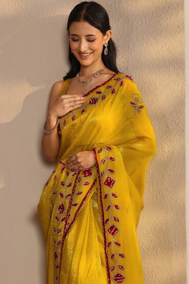 Mustard Embellished Silk Blend Saree With Unstitched Blouse Piece