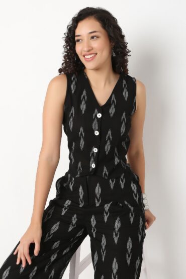 Printed V-Neck Crop Top