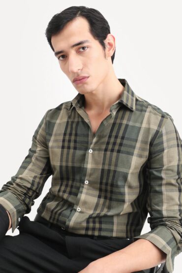 Aentic Men's Herti Green Cotton Fabric Full Sleeve Spread Collar Regular Fit Checked Shirt