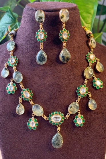 Cabachons natural stone and kemp necklace set with matching earrings