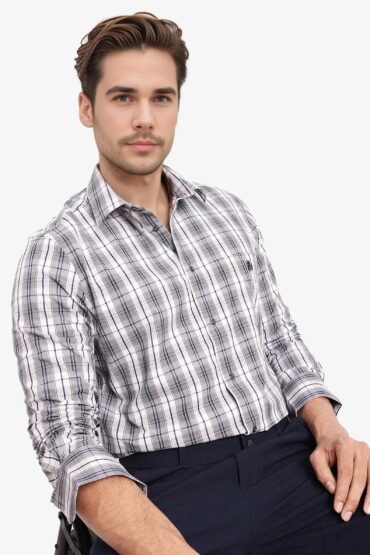 Aentic Men's Cottbus Grey Cotton Checked Print Regular Fit Full Sleeve Collared Shirt