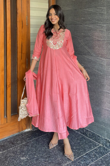 Aentic Women's Light Pink Chanderi Silk Zari Yoke Embroidered Anarkali Kurta Set