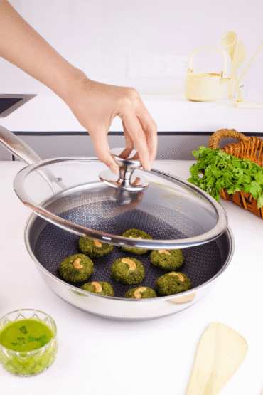Multi-Purpose Honeycomb Stainless Steel Deep Frying Pan with Composite Lid (28 cm)