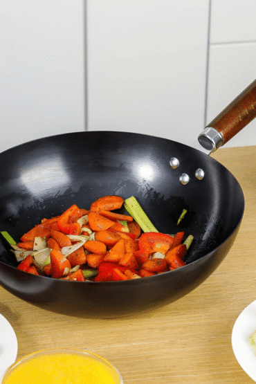 Fine Iron Cooking Pan with Wooden Handle