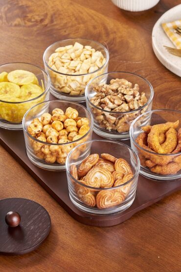 Minimalist Glass Snack Plate with Bamboo Lid