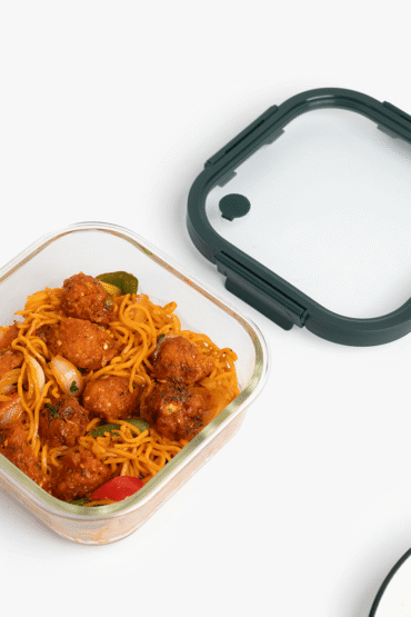 Square Borosilicate Glass Container with Vented Glass Lid (1100ML)
