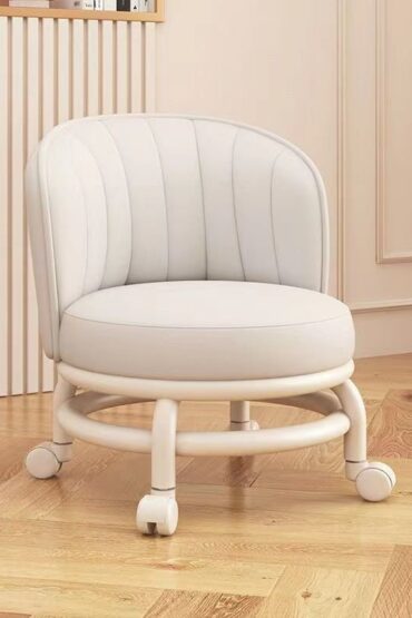 Multi-Functional Portable Plastic frame Round Stool With Wheels