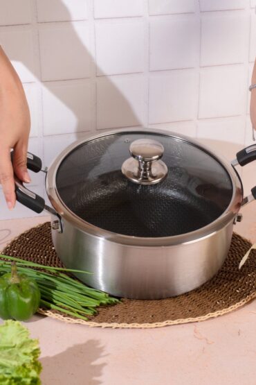Stainless Steel Honeycomb Deep Cooking Pot With Lid (24cm)